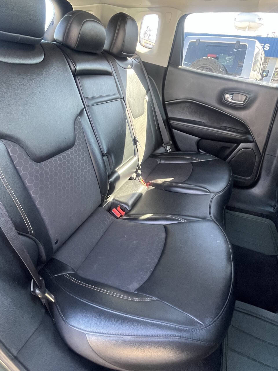 Used 2019 Jeep Compass Latitude w/ Cold Weather Group AWD/4WD image 29