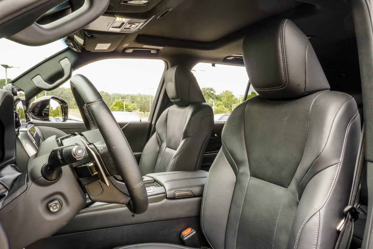 Used 2025 Lexus LX 700h Luxury w/ Appearance Package AWD/4WD image 41