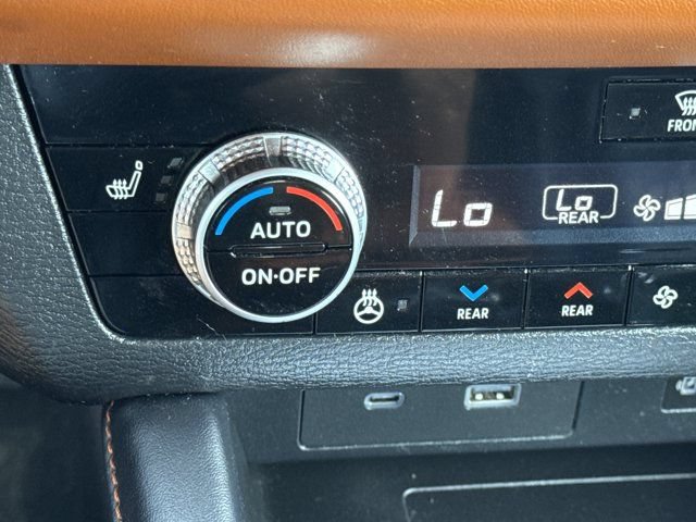 Used 2023 Mitsubishi Outlander SEL AWD/4WD image 31