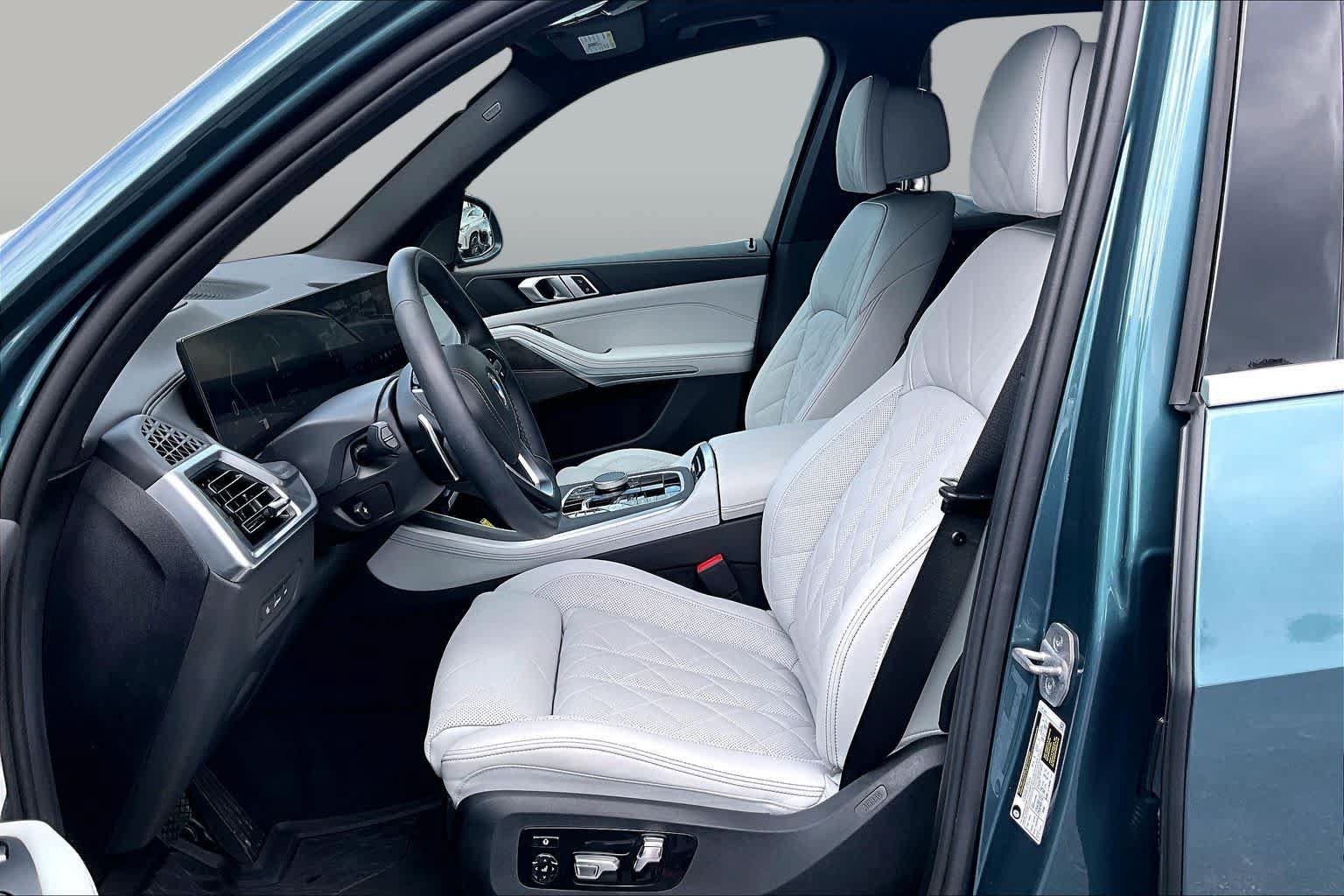 Used 2025 BMW X5 sDrive40i w/ Climate Comfort Package RWD image 8