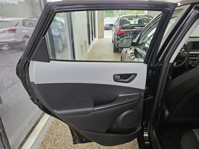 Used 2019 Hyundai Kona SE FWD image 16