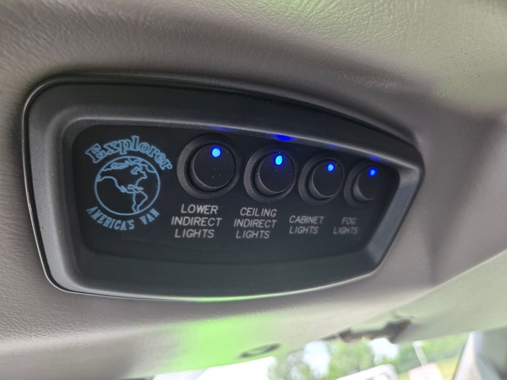 Used 2019 Chevrolet Express 2500 w/ Enhanced Convenience Package image 23