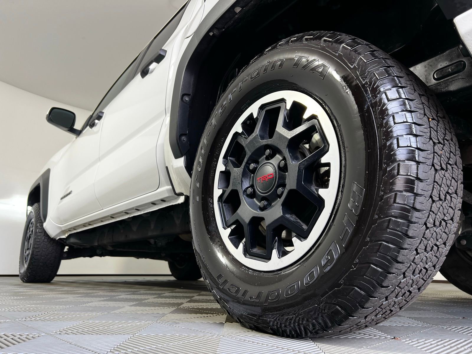 Certified 2024 Toyota Tacoma TRD Off-Road image 25