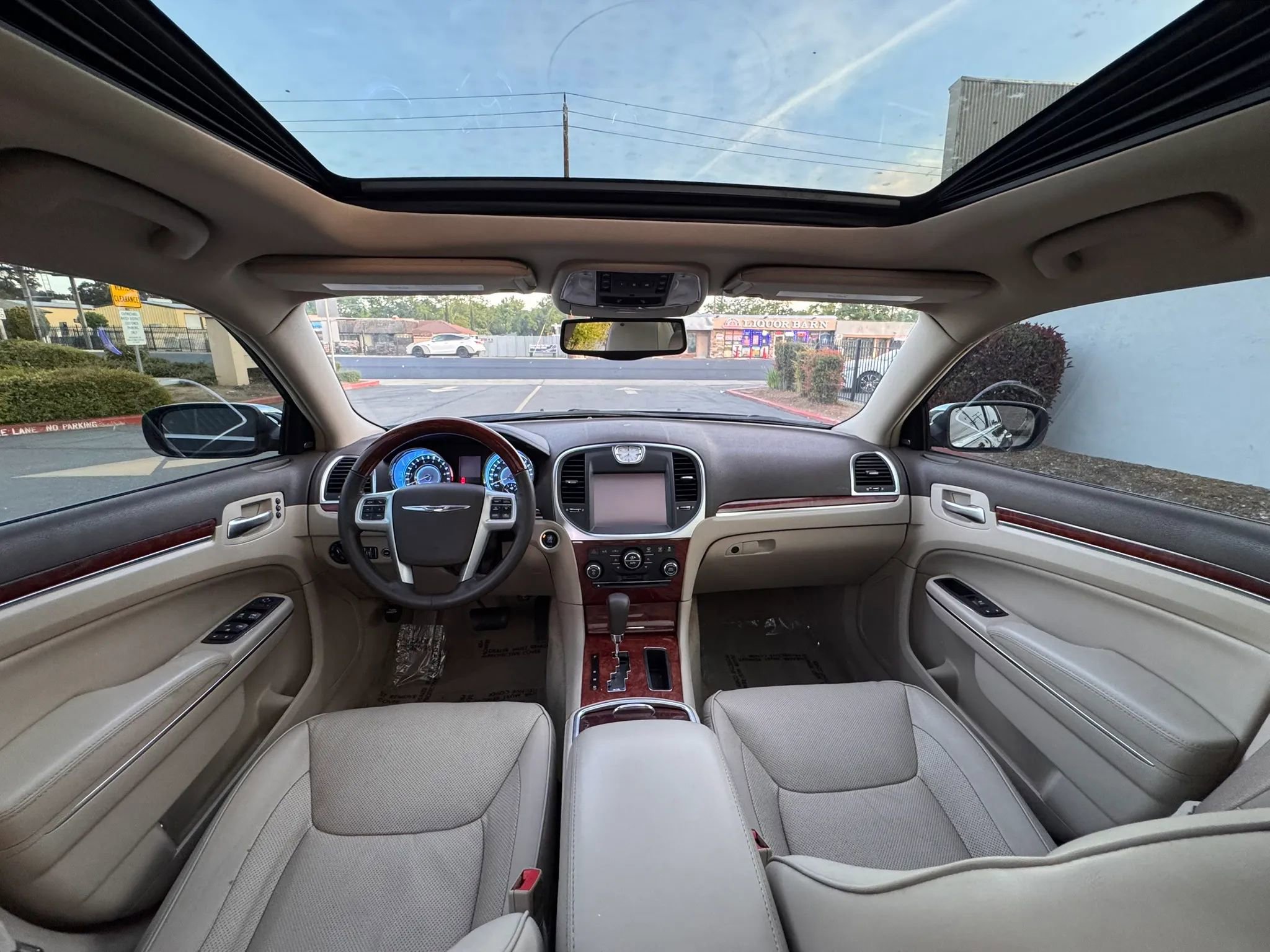 Used 2011 Chrysler 300 C w/ Sound Group RWD image 18