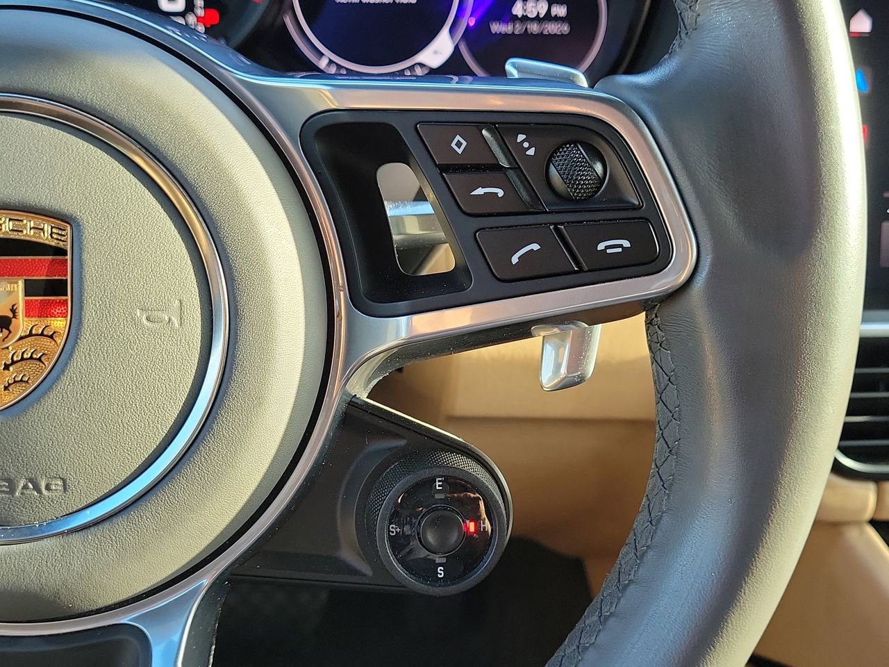 Used 2023 Porsche Cayenne Platinum Edition image 30