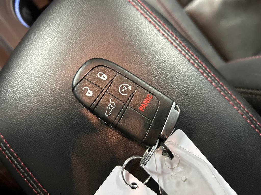 Used 2025 Dodge Durango GT image 22