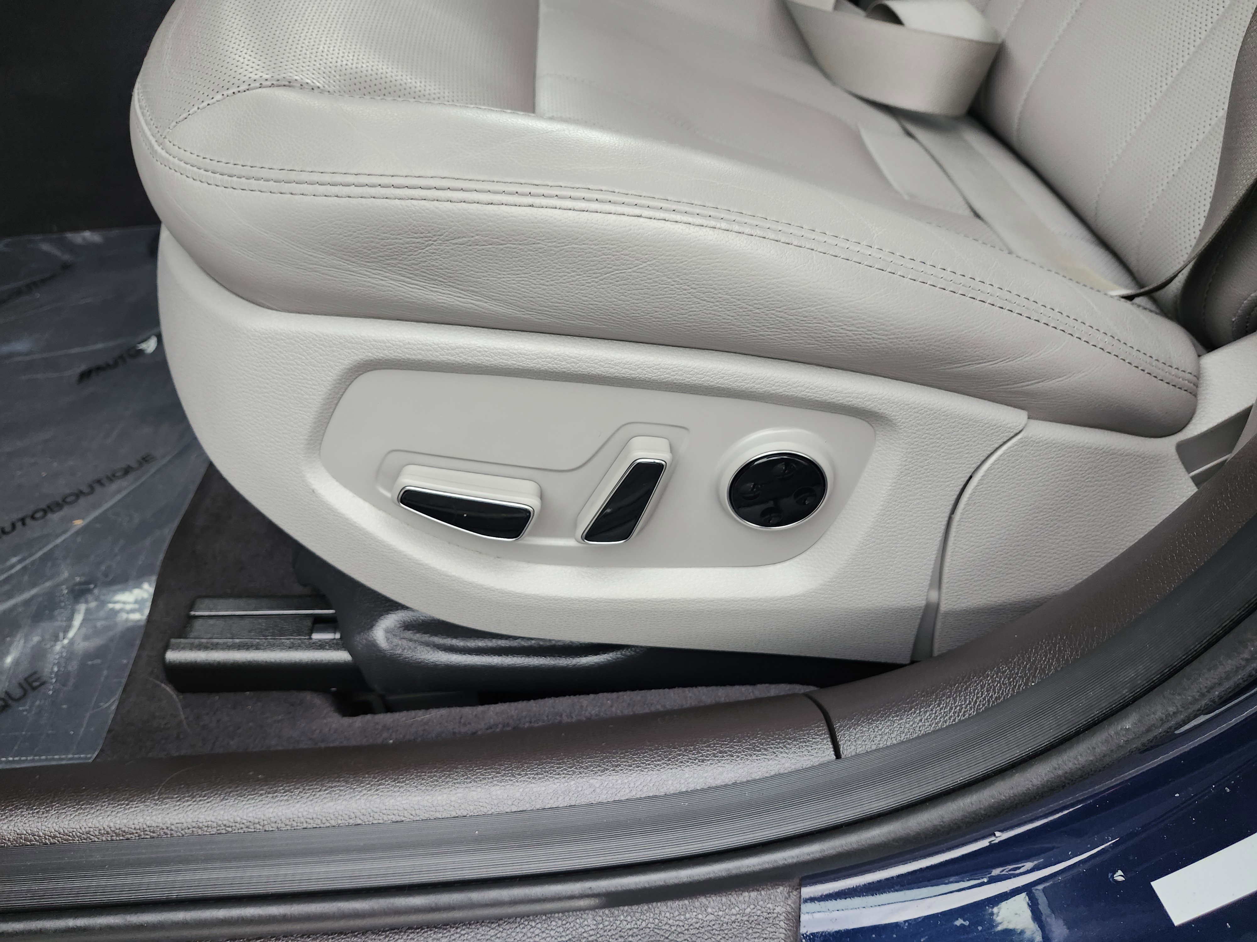 Used 2019 Genesis G80 3.8 image 27