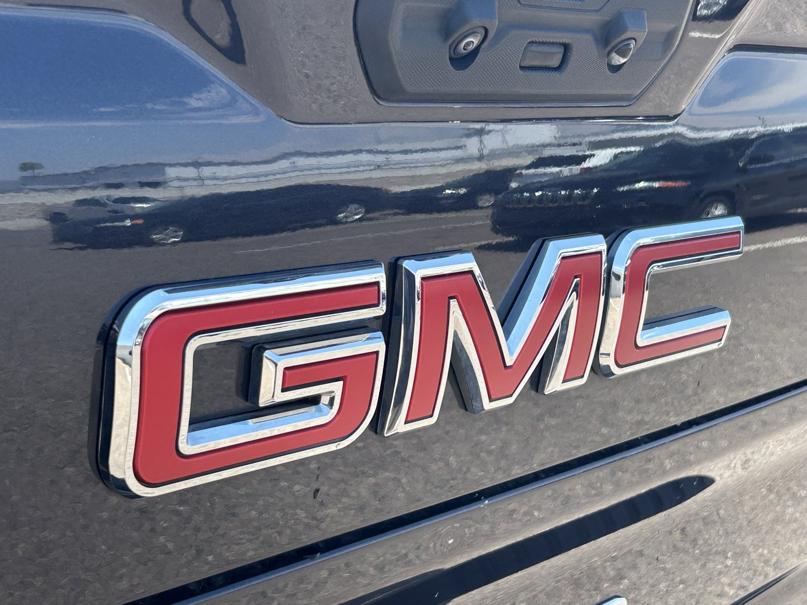 Used 2025 GMC Sierra 1500 SLT RWD image 9