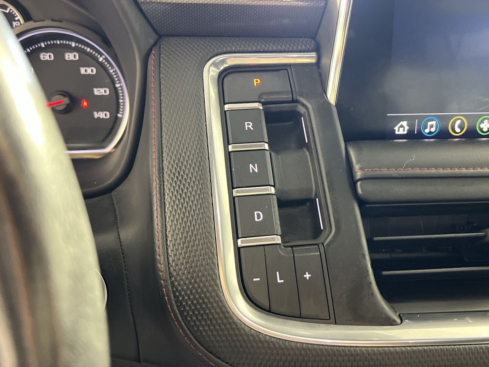 Used 2021 Chevrolet Tahoe RST w/ Luxury Package RWD image 22