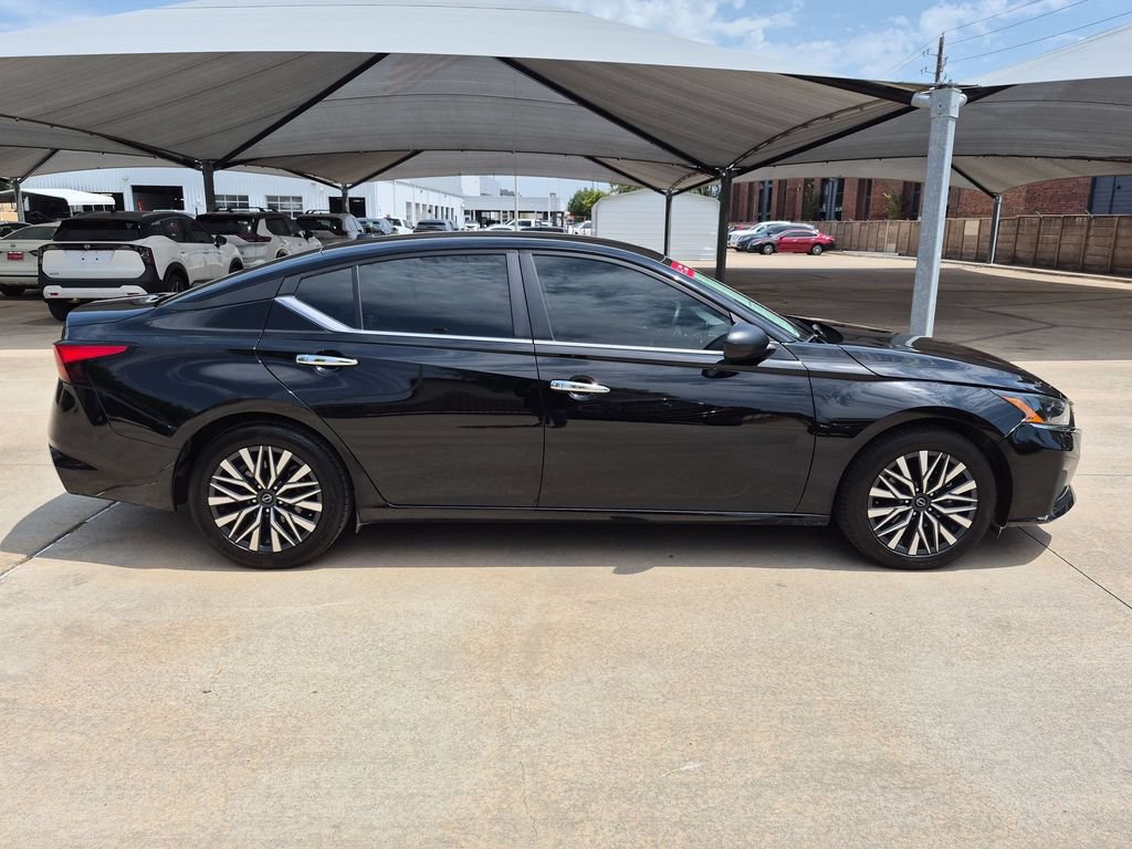 Certified 2025 Nissan Altima 2.5 SV FWD image 11