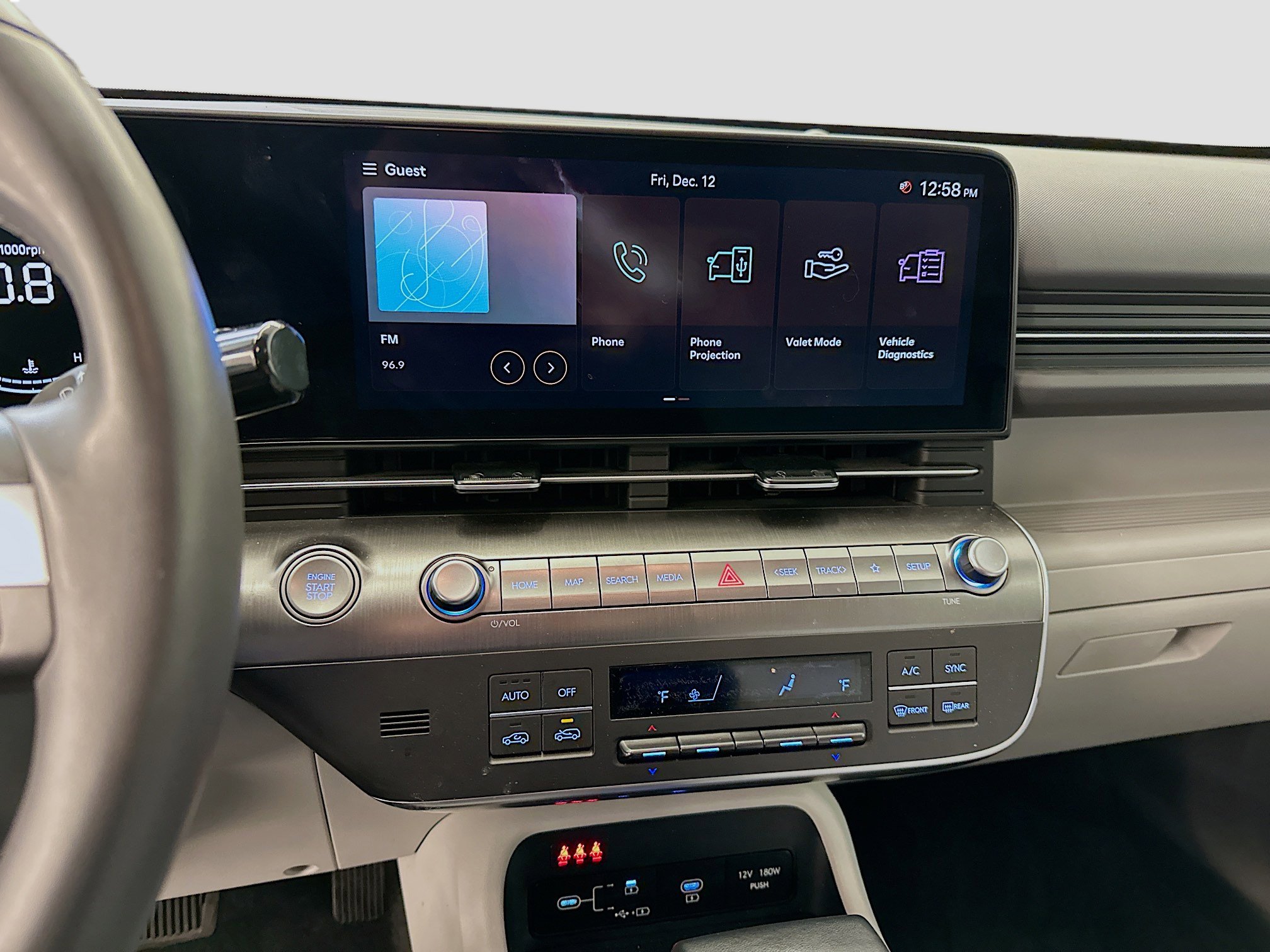 Used 2025 Hyundai Kona SEL image 26