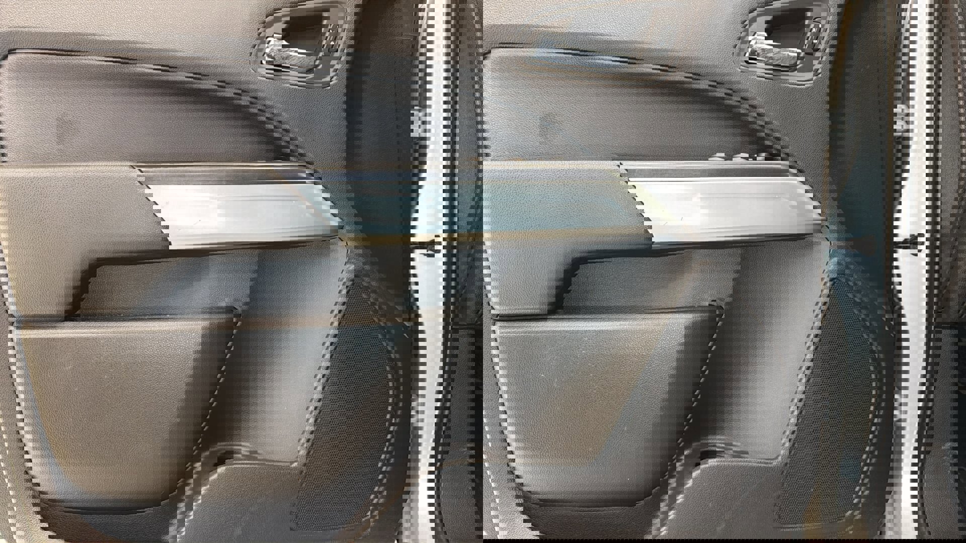 Used 2015 Chevrolet Colorado LT w/ LT Convenience Package image 21