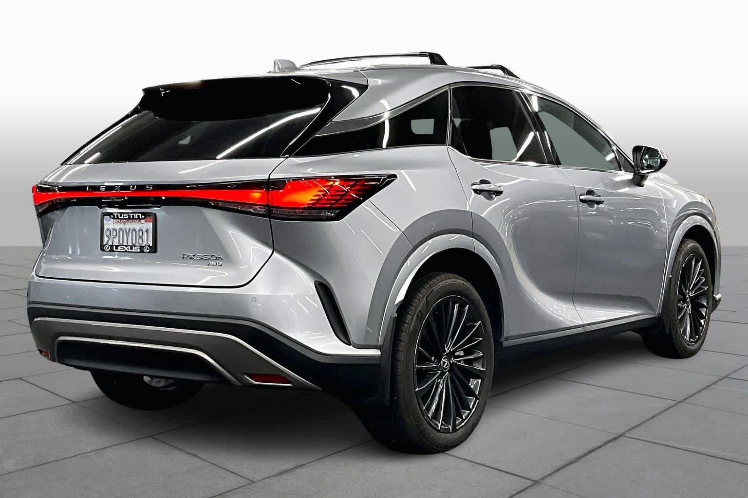 Used 2025 Lexus RX 350h w/ Convenience Package image 12