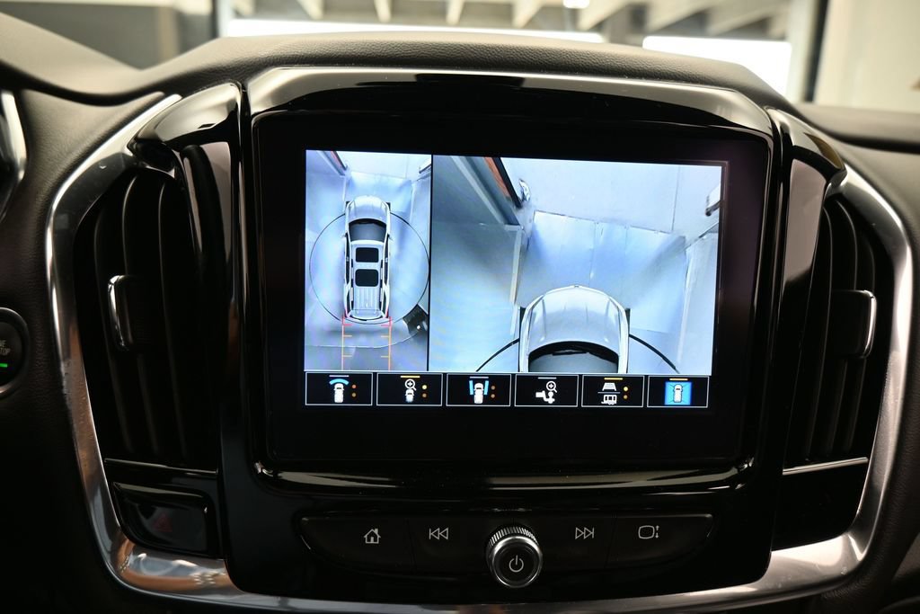 Used 2023 Chevrolet Traverse RS FWD image 27