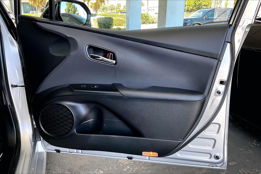 Used 2016 Toyota Prius Four w/ Advanced Technology Package FWD image 28