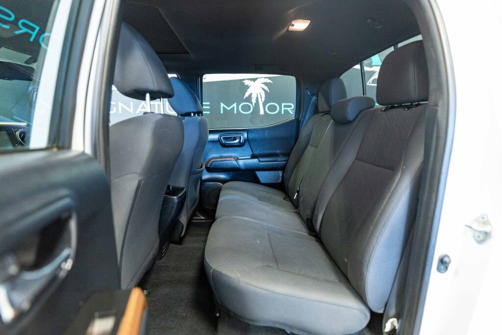 Used 2017 Toyota Tacoma TRD Off-Road image 14