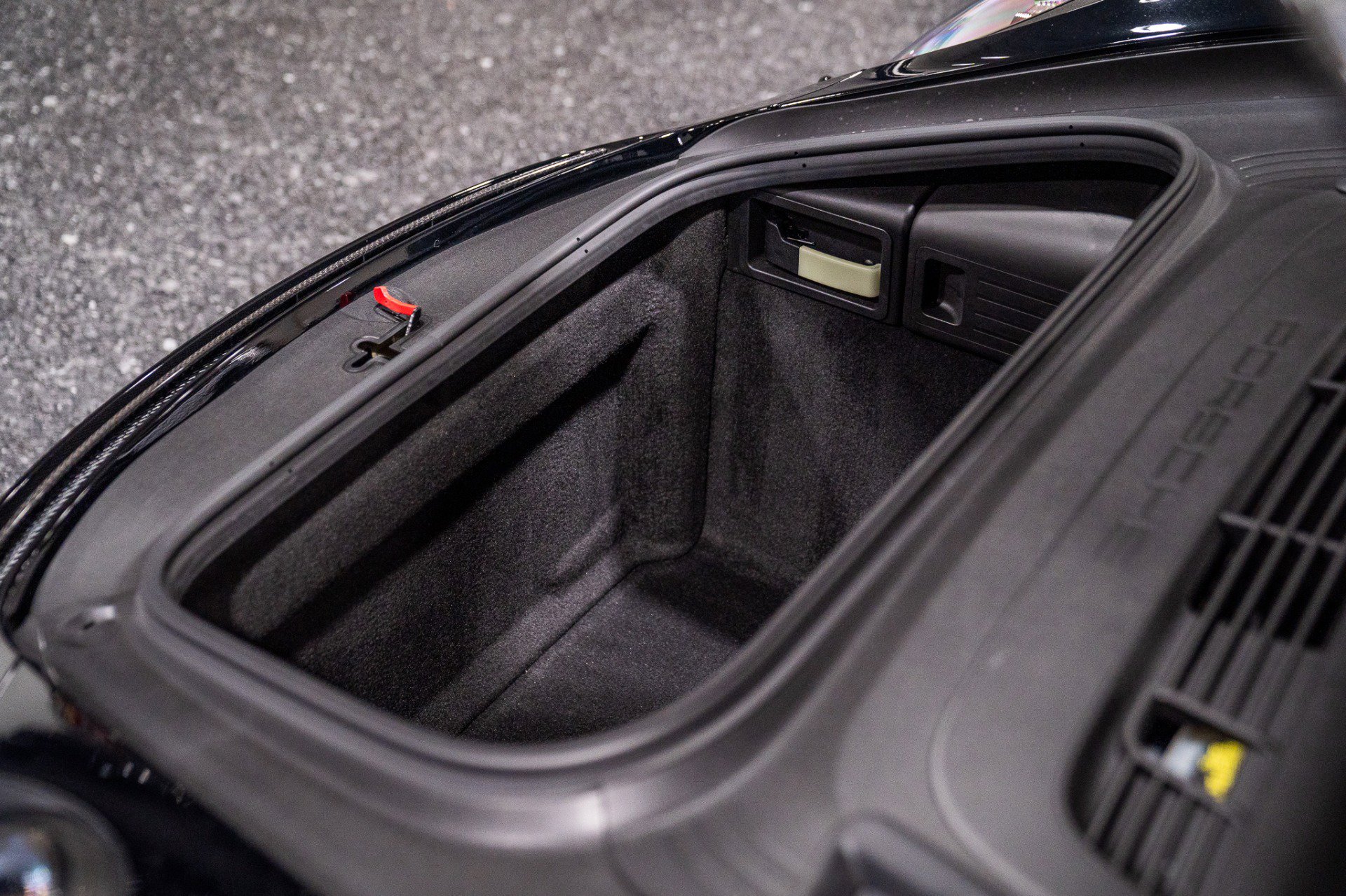 Used 2018 Porsche 911 GT2 RS image 41