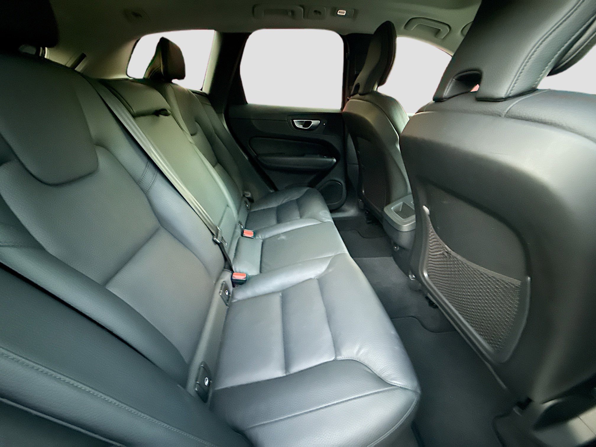 Used 2024 Volvo XC60 B5 Plus image 27