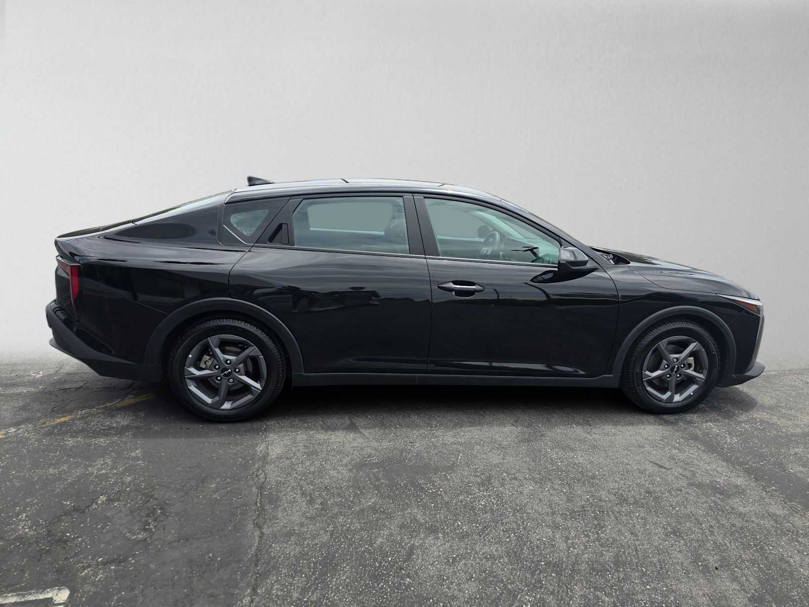 Used 2025 Kia K4 FWD image 2