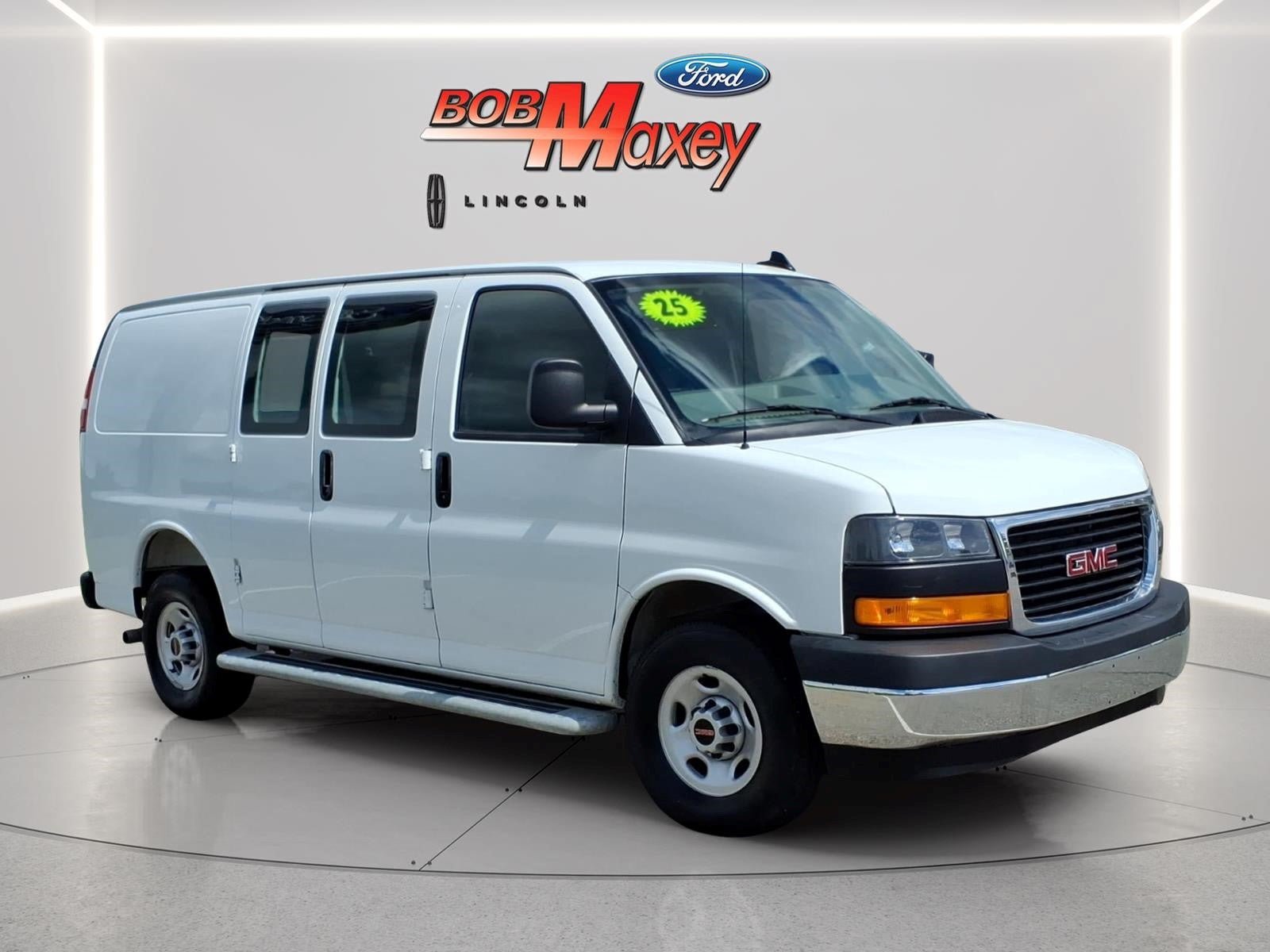Used 2025 GMC Savana 2500 w/ Driver Convenience Package RWD image 3