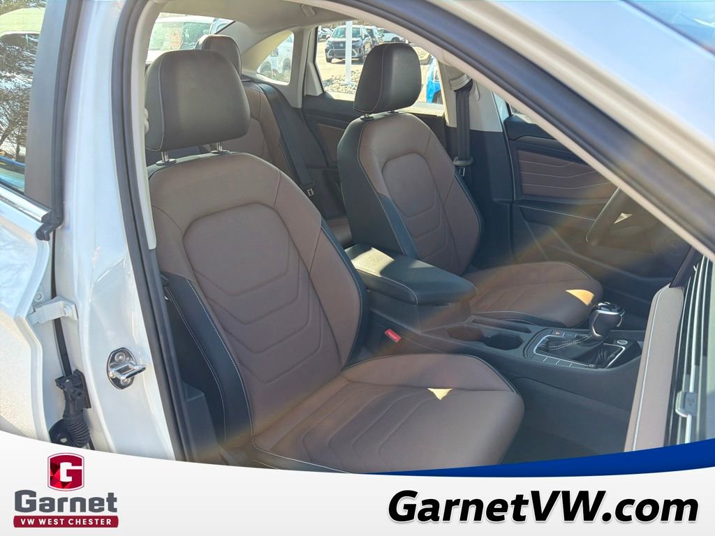 Used 2025 Volkswagen Jetta SEL image 32