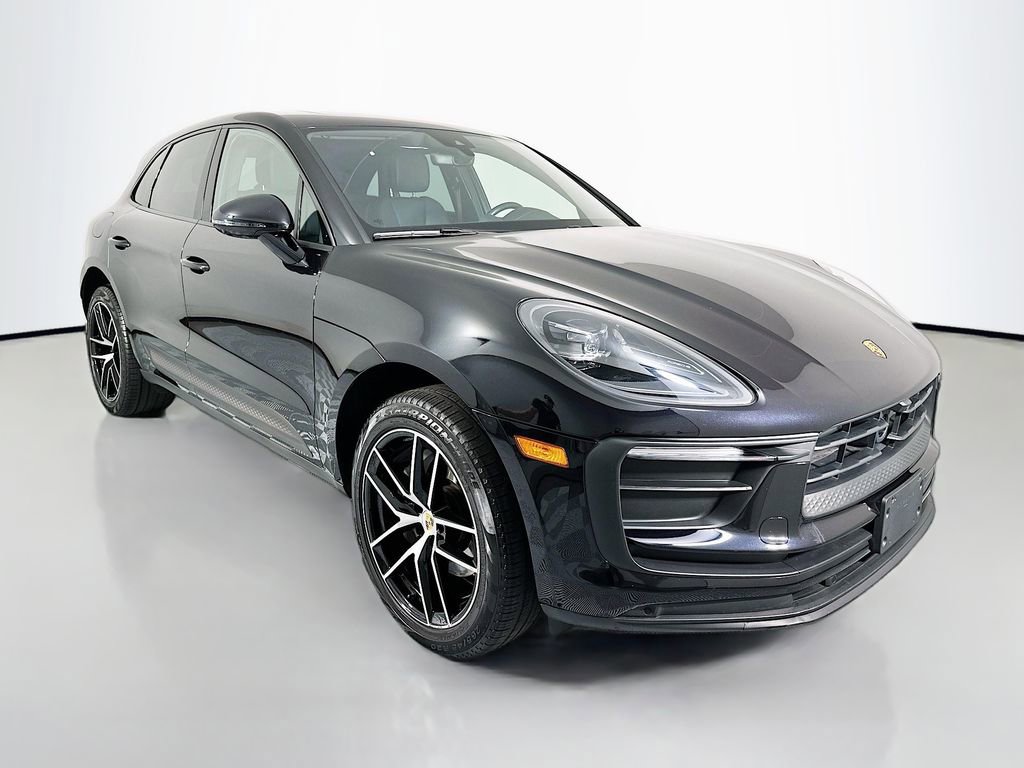Certified 2024 Porsche Macan AWD/4WD image 7
