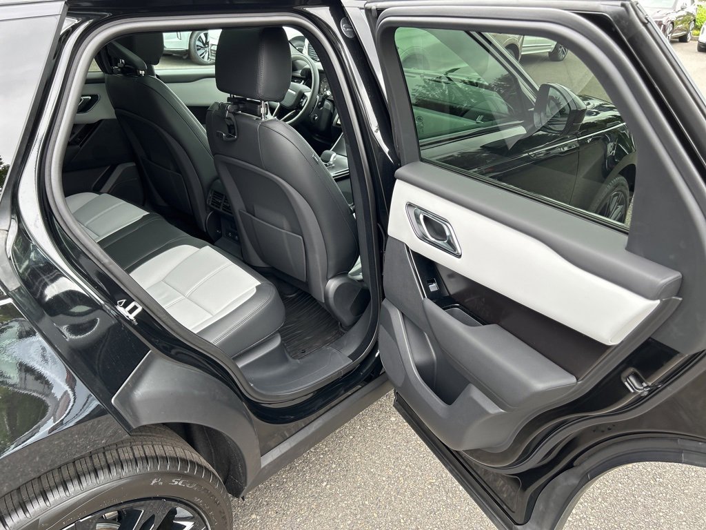 New 2026 Land Rover Range Rover Velar Dynamic SE image 17