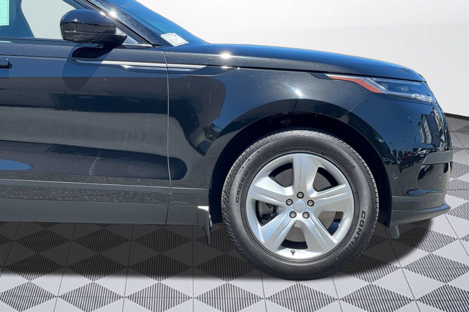 Certified 2026 Land Rover Range Rover Velar S AWD/4WD image 36