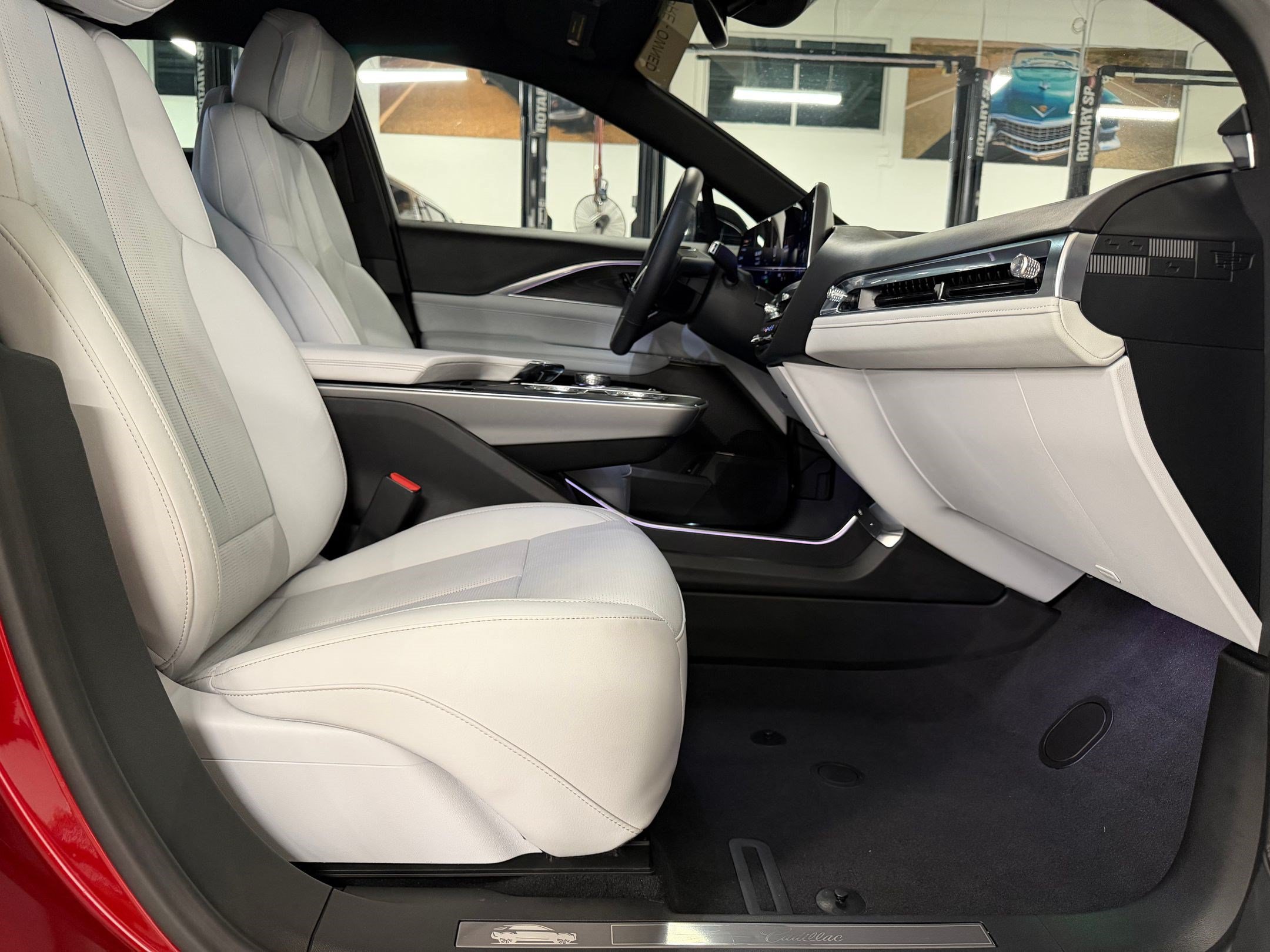 Certified 2024 Cadillac Lyriq Luxury RWD image 34