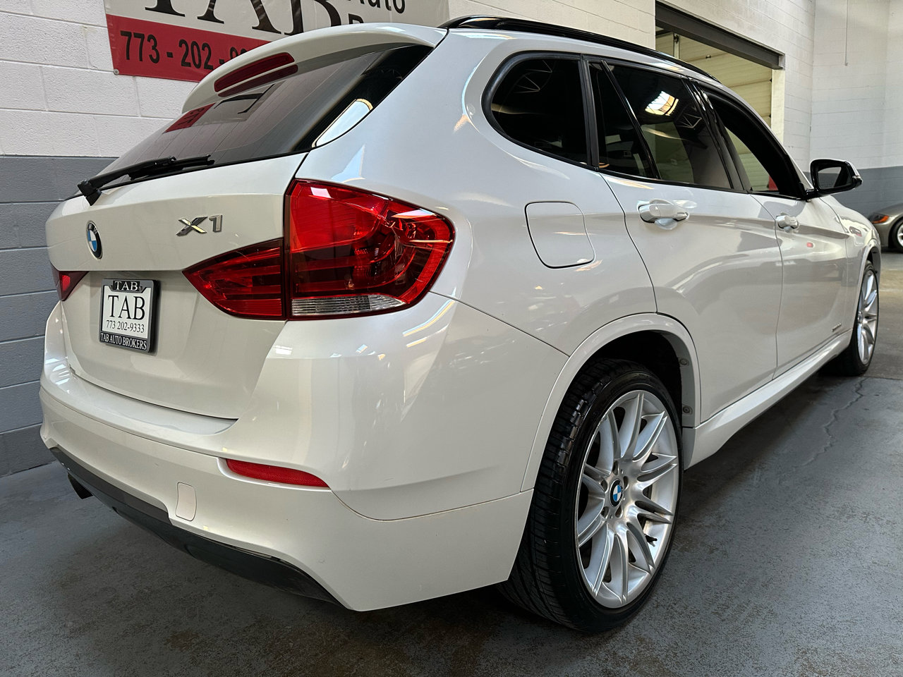 Used 2014 BMW X1 xDrive35i w/ M Sport Line image 3