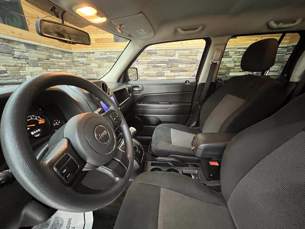 Used 2017 Jeep Patriot Sport w/ Power Value Group AWD/4WD image 18