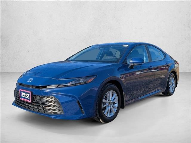 Used 2025 Toyota Camry LE image 1