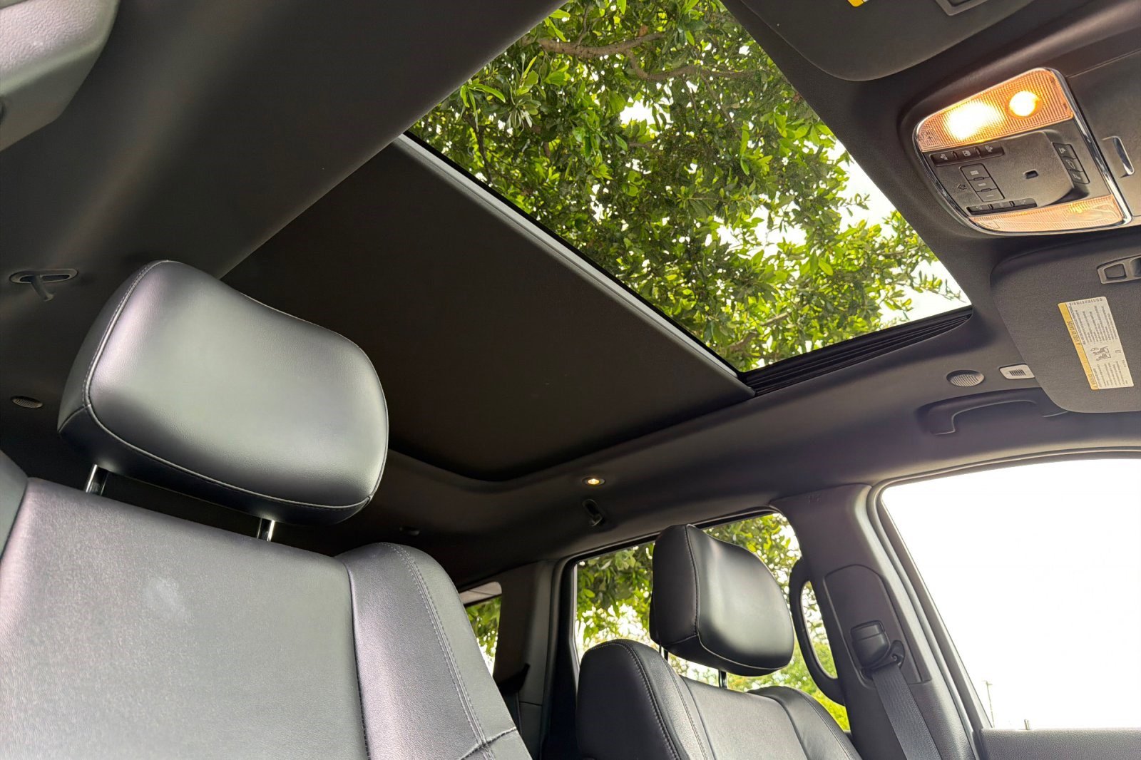 Used 2018 Jeep Grand Cherokee Limited image 21