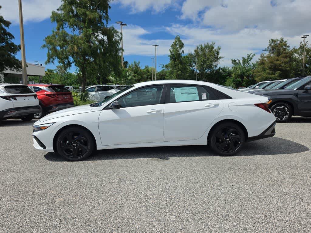 New 2026 Hyundai Elantra SEL Sport FWD image 3