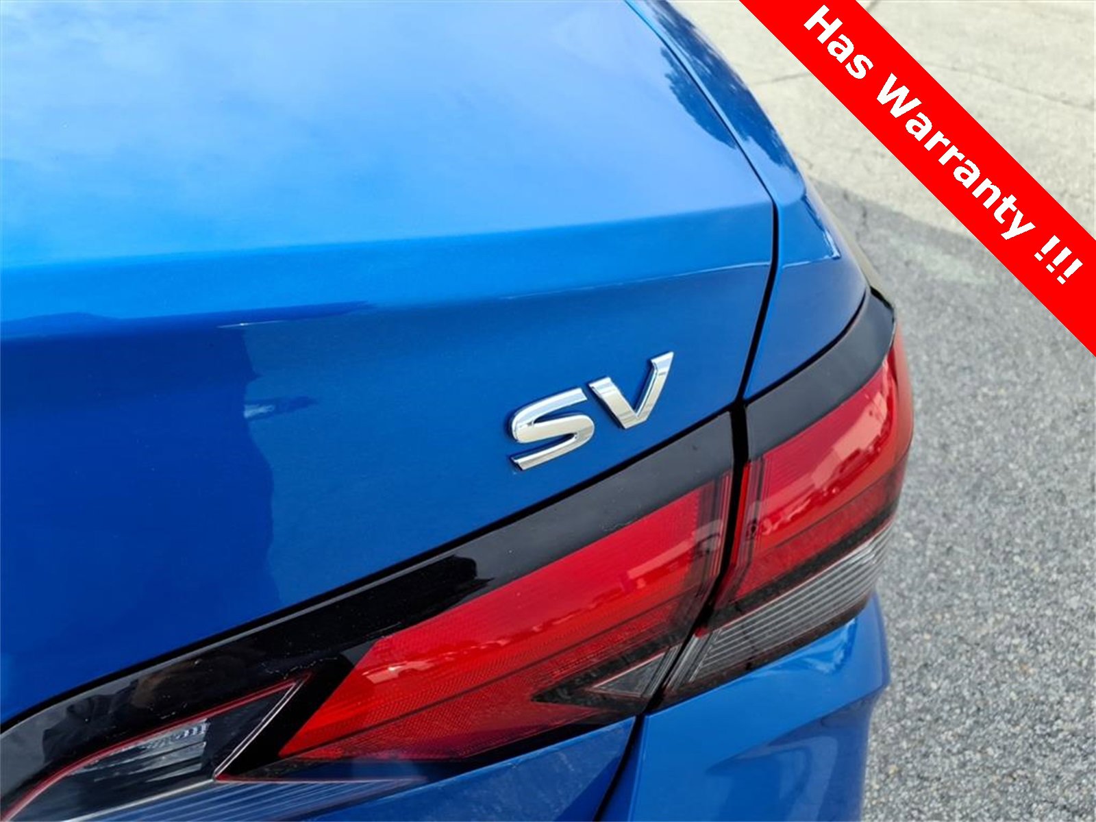 Used 2023 Nissan Versa SV image 10