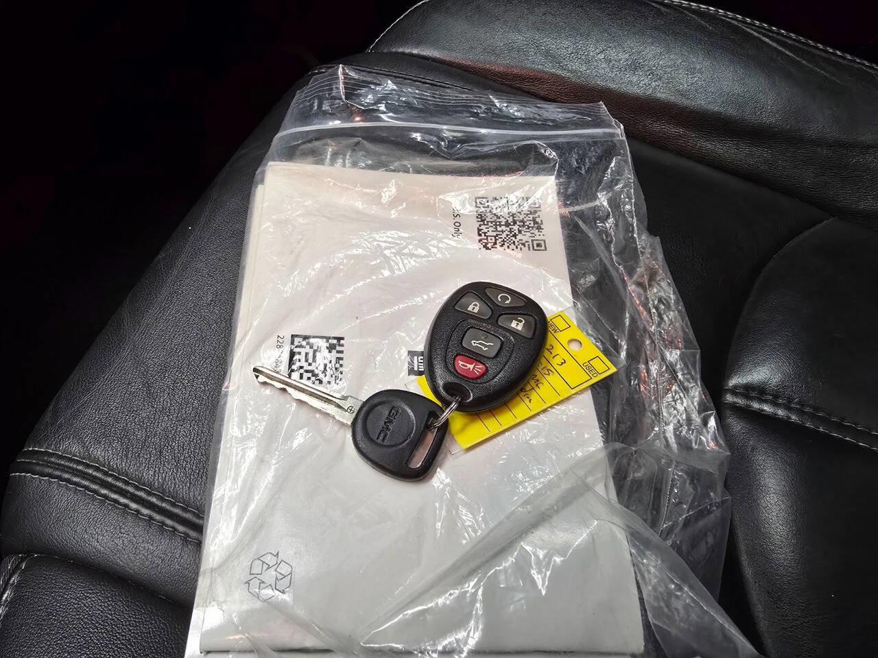 Used 2015 GMC Acadia SLT image 24