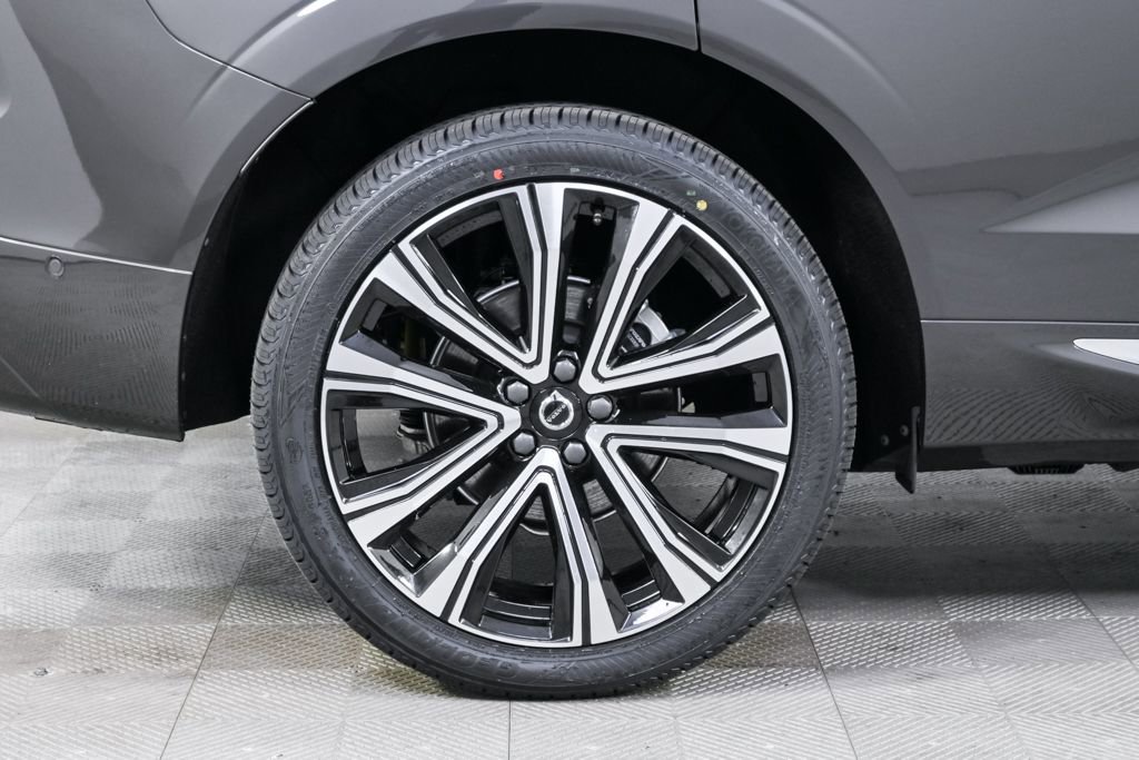 Certified 2023 Volvo XC60 B5 Ultimate w/ Protection Package Premier FWD image 41