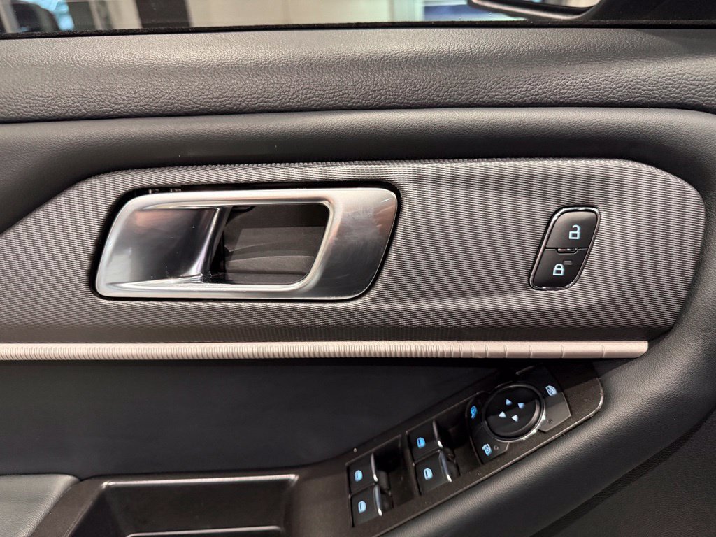 Used 2025 Ford Explorer ST-Line RWD image 33