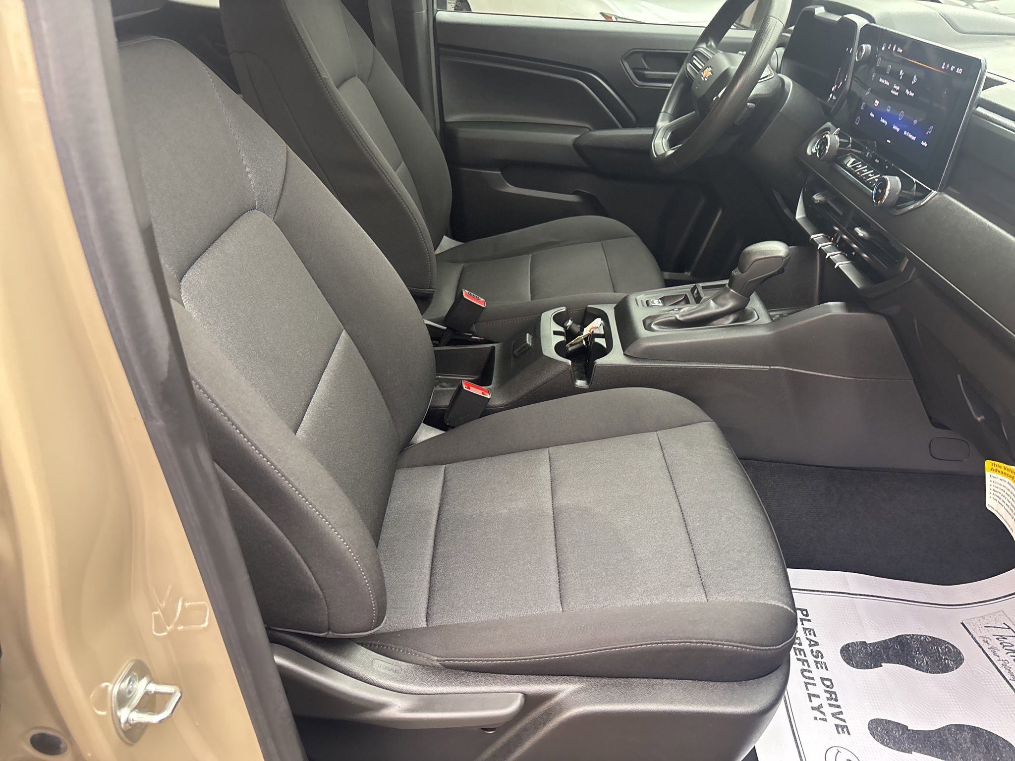 Used 2024 Chevrolet Colorado W/T image 18