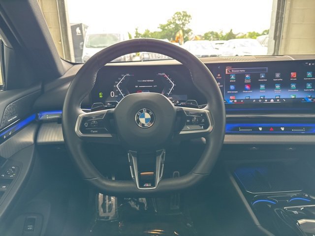 Used 2024 BMW 540i xDrive w/ M Sport Package image 39