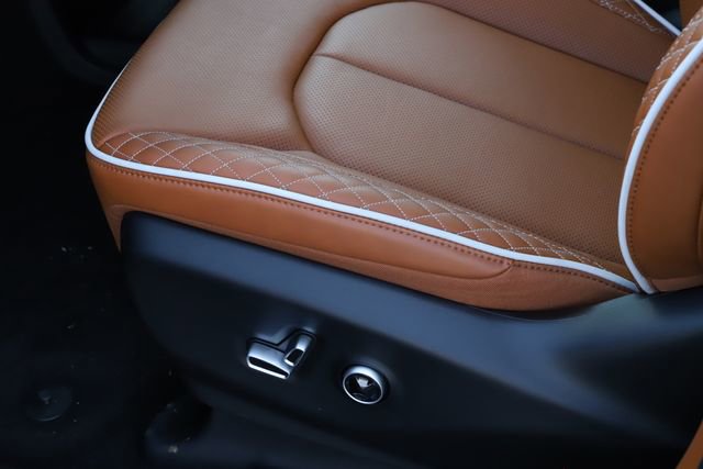 New 2026 Chrysler Pacifica Pinnacle AWD/4WD image 15