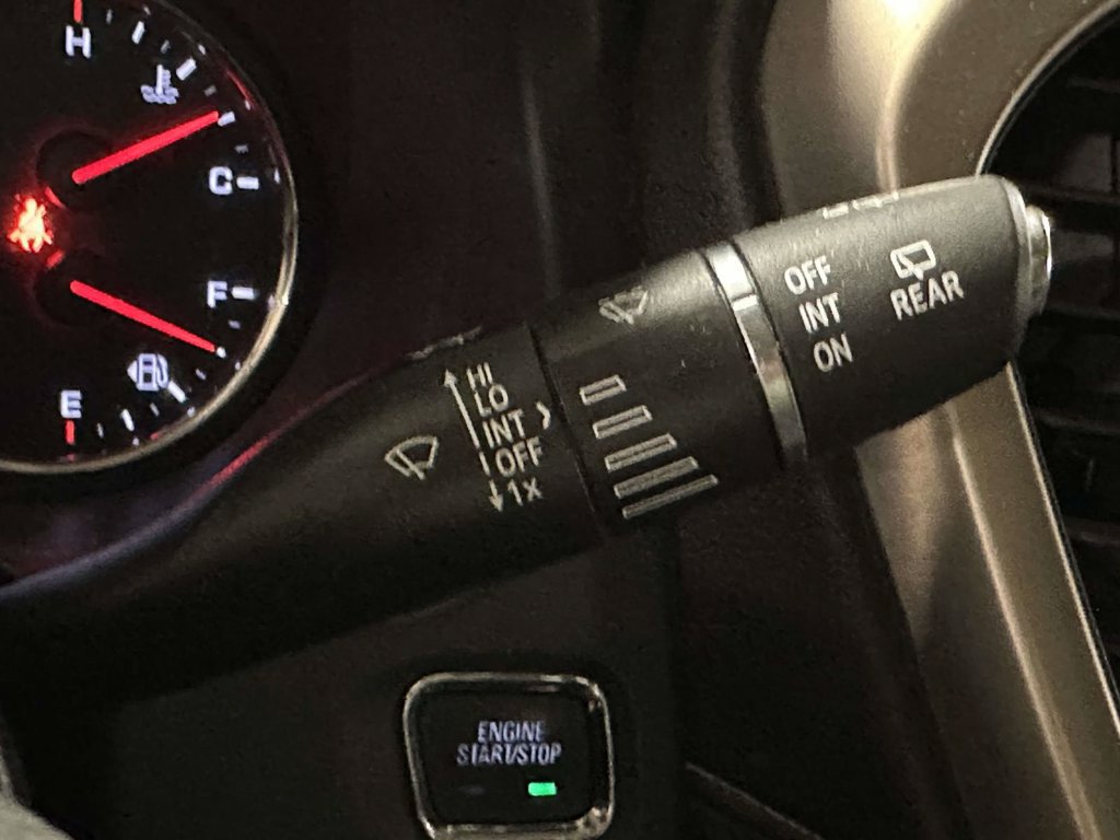 Used 2022 GMC Acadia Denali w/ Denali Technology Package AWD/4WD image 38