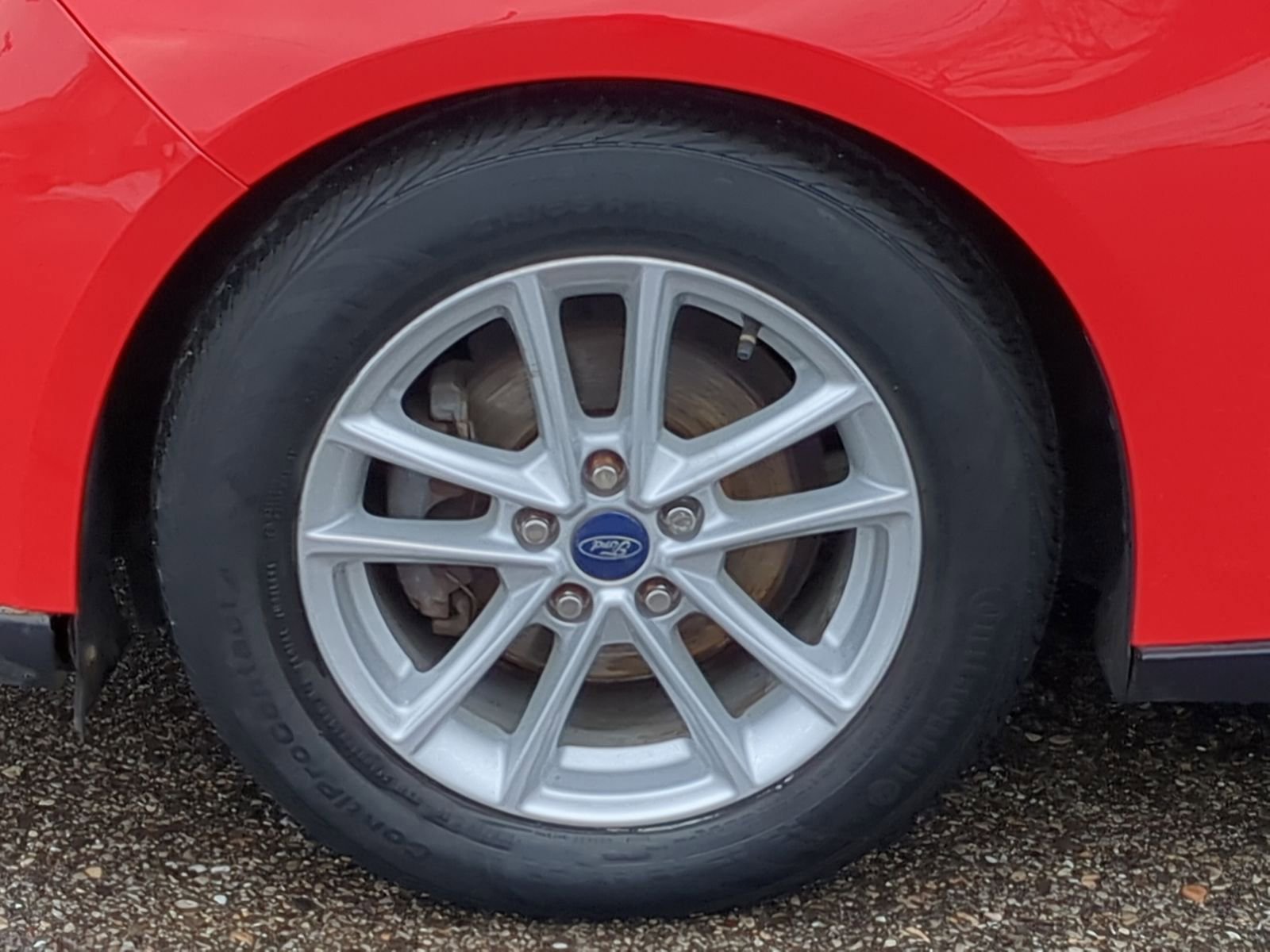 Used 2015 Ford Focus SE w/ Reverse Sensing Package image 16