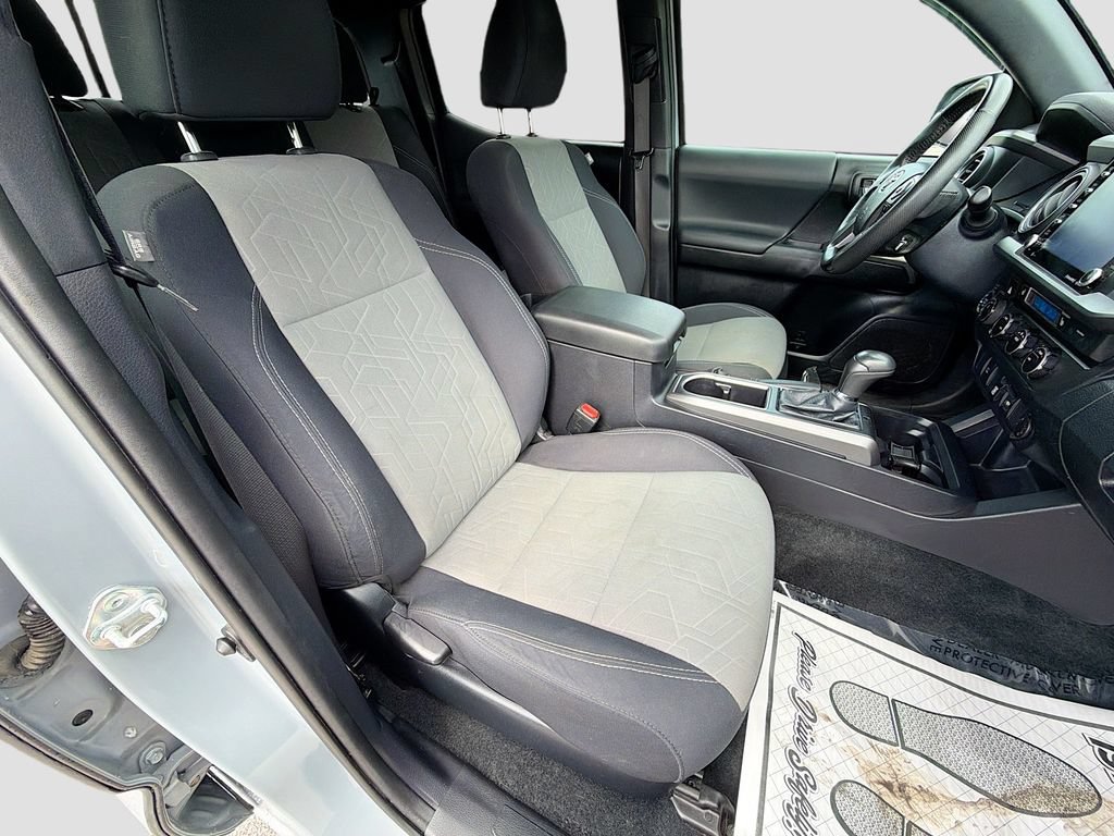 Used 2021 Toyota Tacoma TRD Sport AWD/4WD image 30