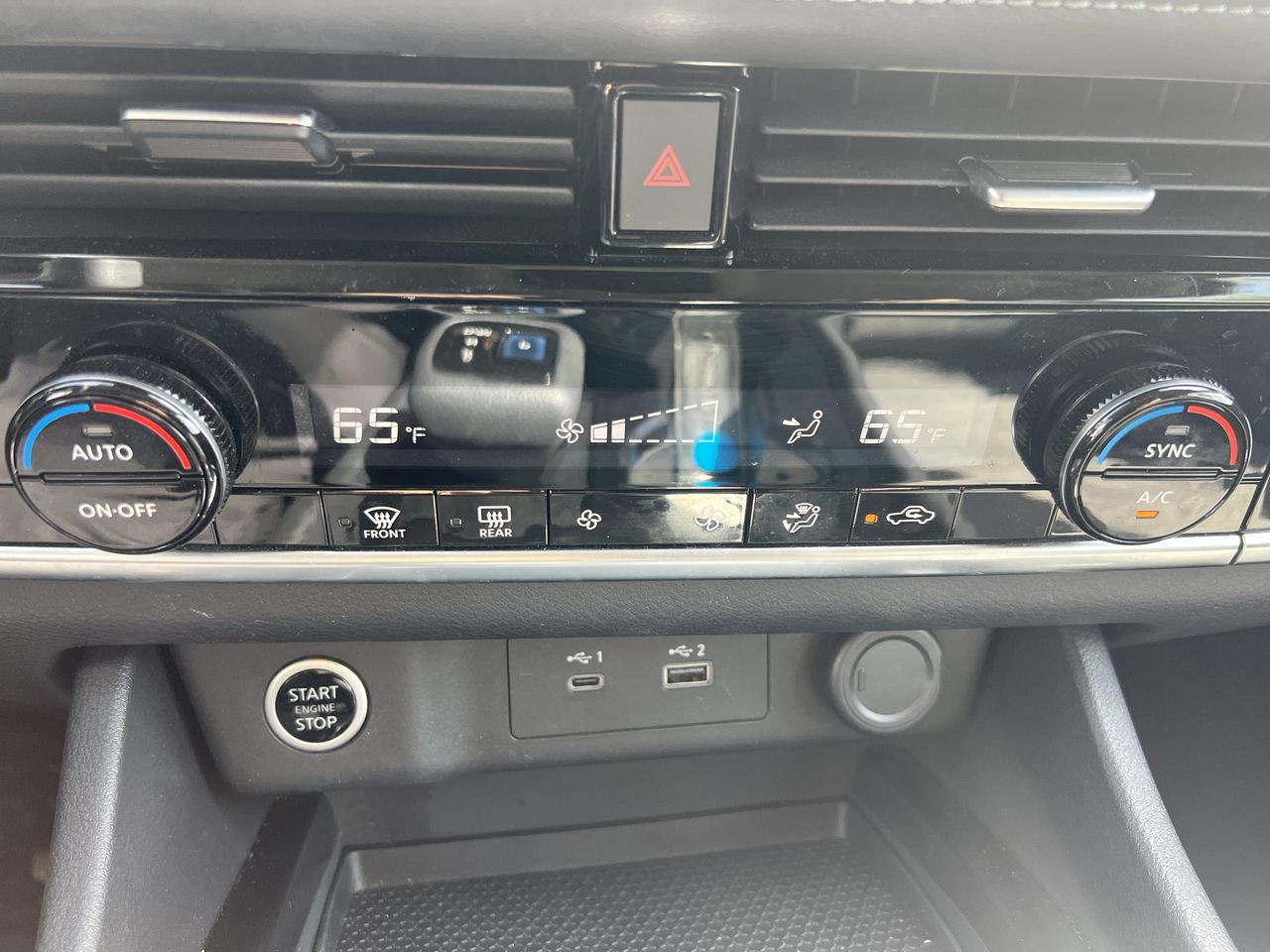 Used 2022 Nissan Rogue SV FWD image 29