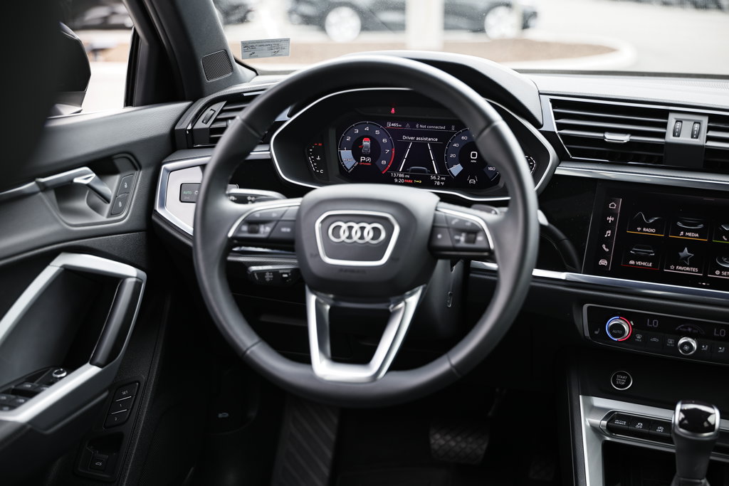 Used 2025 Audi Q3 2.0T Premium w/ Convenience Package AWD/4WD image 28