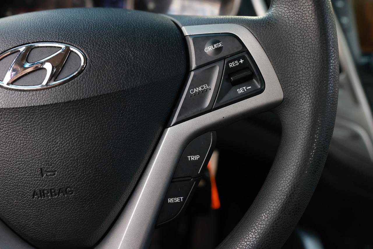 Used 2016 Hyundai Veloster FWD image 26