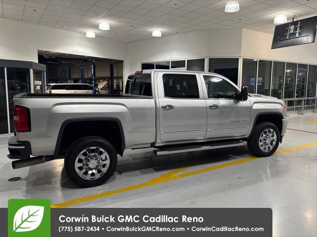 Used 2018 GMC Sierra 2500 Denali w/ Duramax Plus Package AWD/4WD image 9