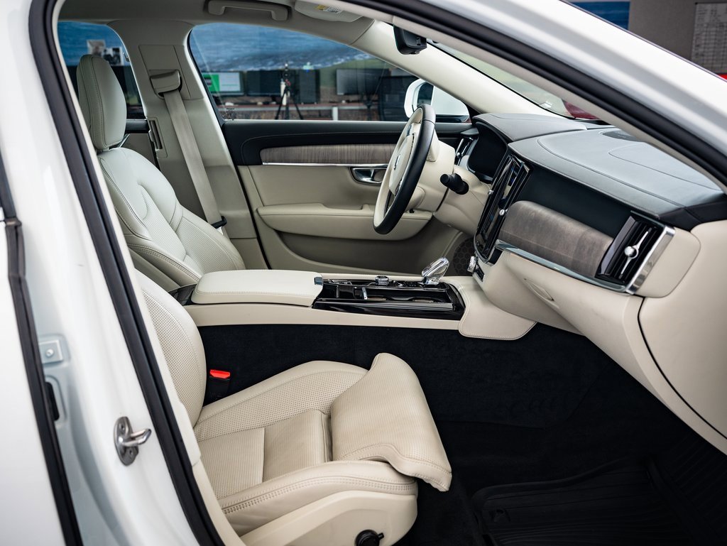 Used 2024 Volvo S90 T8 Ultimate image 22