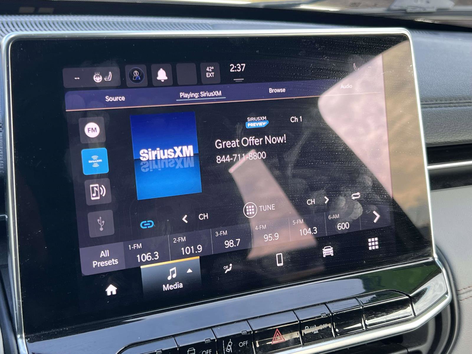 Used 2023 Jeep Compass Limited image 16